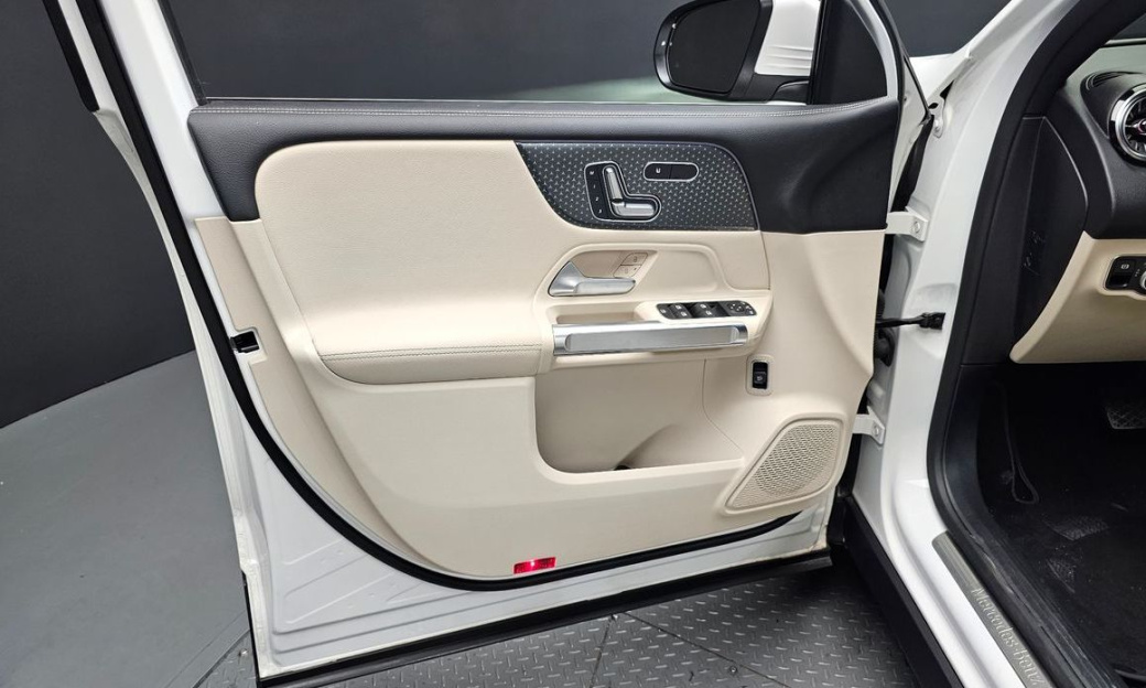 Mercedes-Benz GLB-Class GLB200 d, 2024