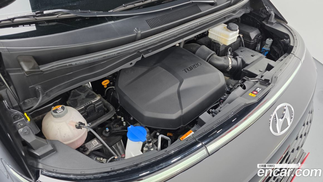 Hyundai Staria Tourer 9-Seater, 2024