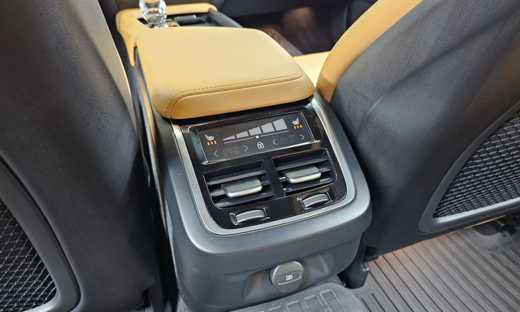 Volvo V60 B5 Ultimate AWD, 2024