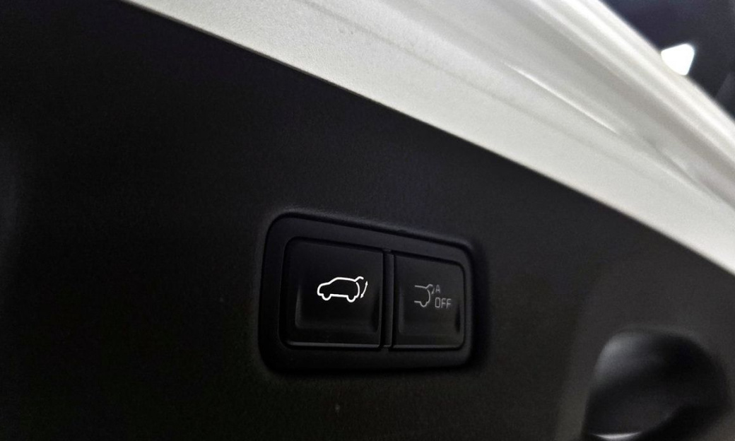 Kia Carnival 9-Seater Signature, 2025