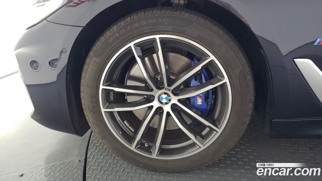 BMW 5-Series 520i M Sport, 2023