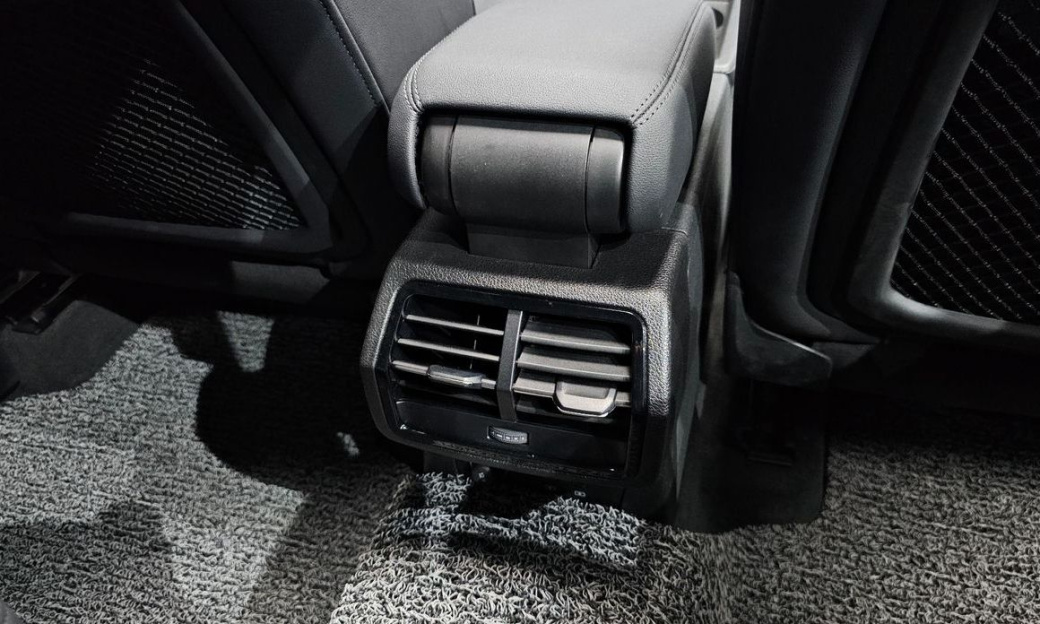 Audi Q3 35 TDI Premium, 2025