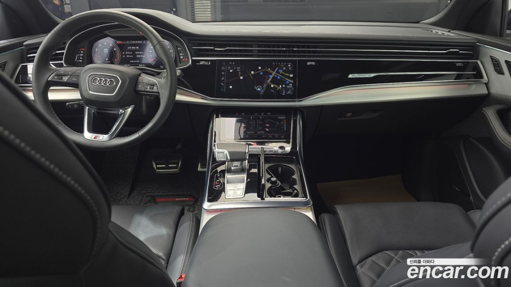 Audi Q8 55 TFSI Quattro Premium, 2023