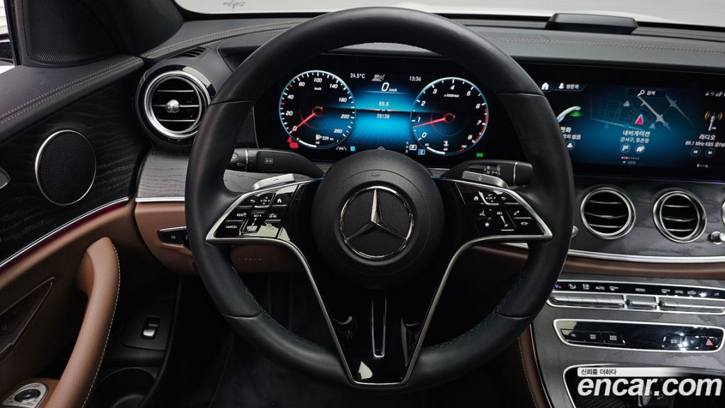 Mercedes-Benz E-Class E250 AMG Line, 2023