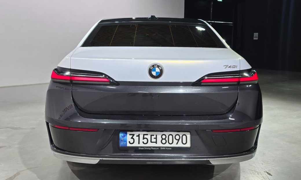 BMW 7-Series 740i sDrive Design Pure Excellence, 2023