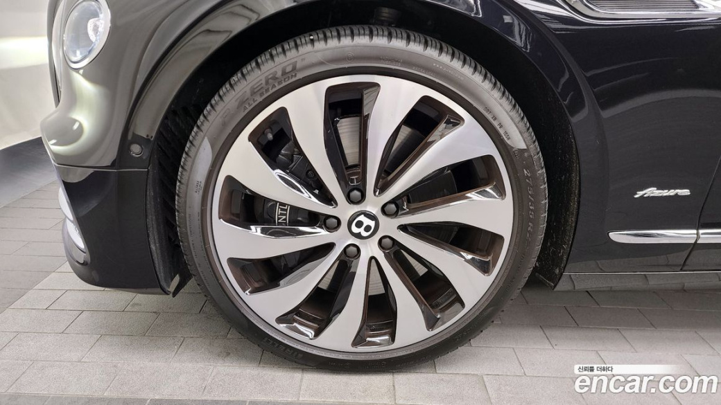 Bentley Flying Spur 4.0 Azure, 2023