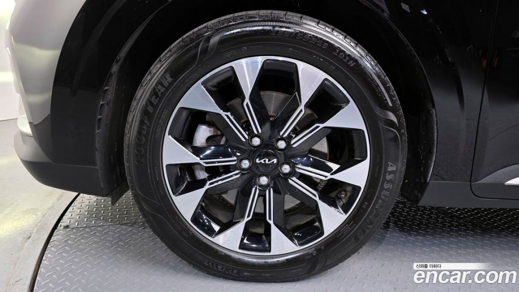 Kia Carnival 9-Seater Noblesse, 2023