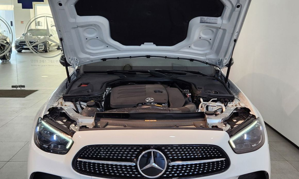 Mercedes-Benz E-Class E350 4MATIC AMG Line, 2022