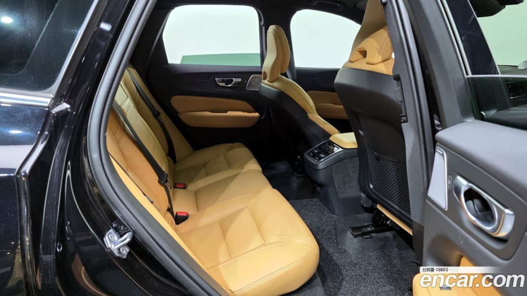 Volvo XC60 B5 Inscription, 2022