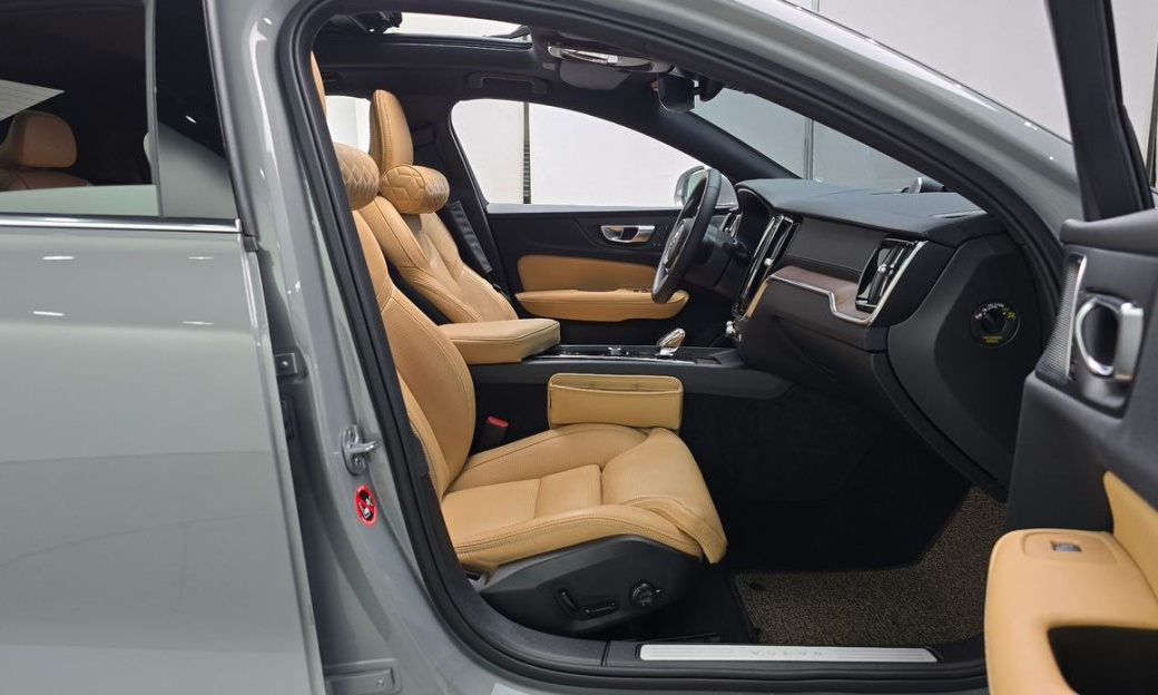 Volvo S60 B5 Ultimate Bright, 2024