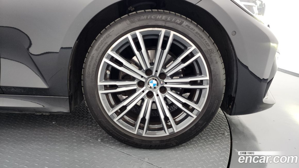 BMW 3-Series 320i M Sport, 2022