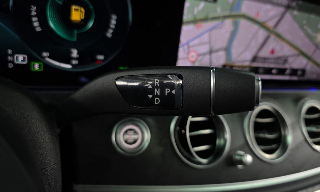 Mercedes-Benz E-Class E220d 4MATIC AMG Line, 2021