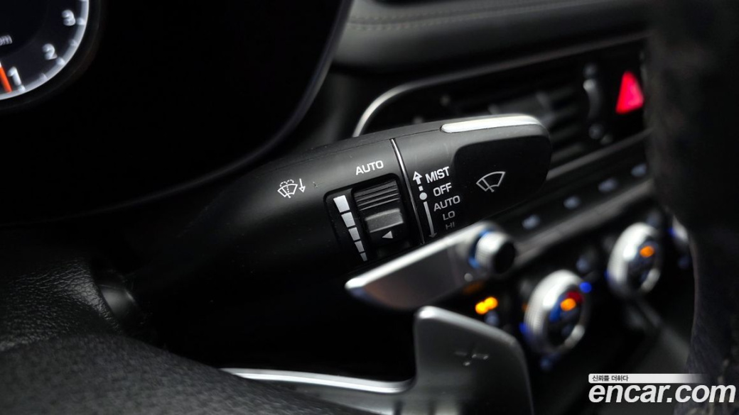 Genesis G70 Gasoline 2.0T 4WD, 2022