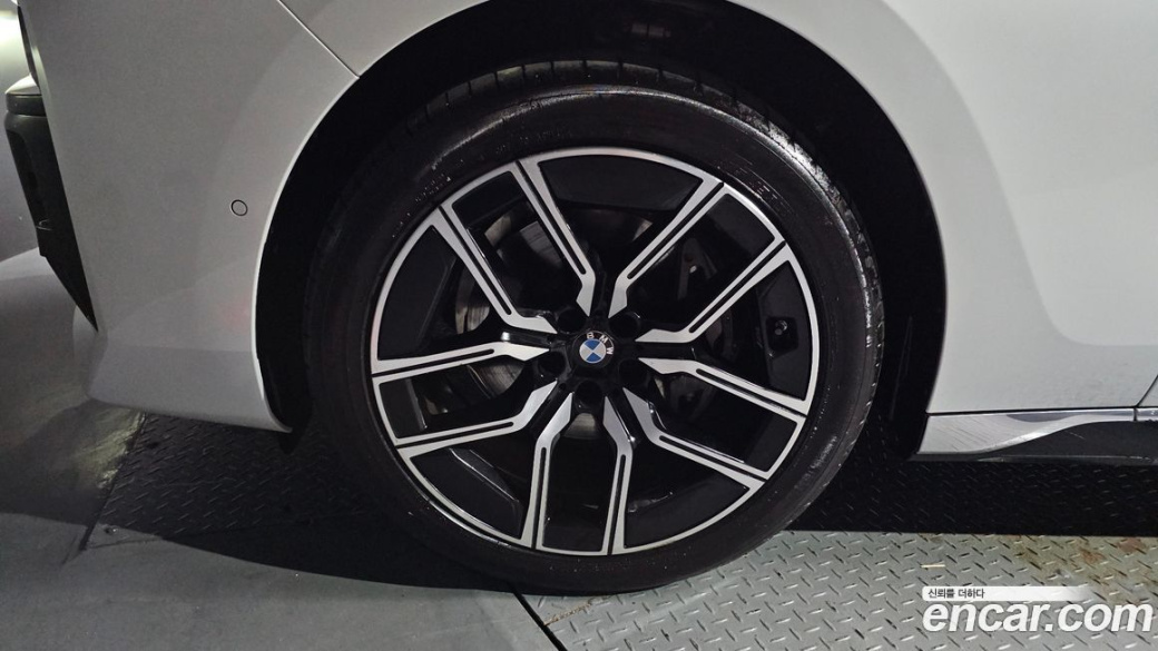 BMW 7-Series 740d xDrive M Sport, 2025