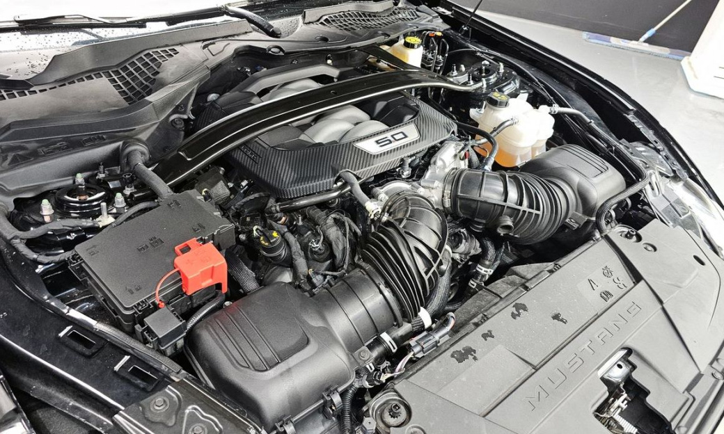 Ford Mustang 5.0 GT Premium Convertible, 2024