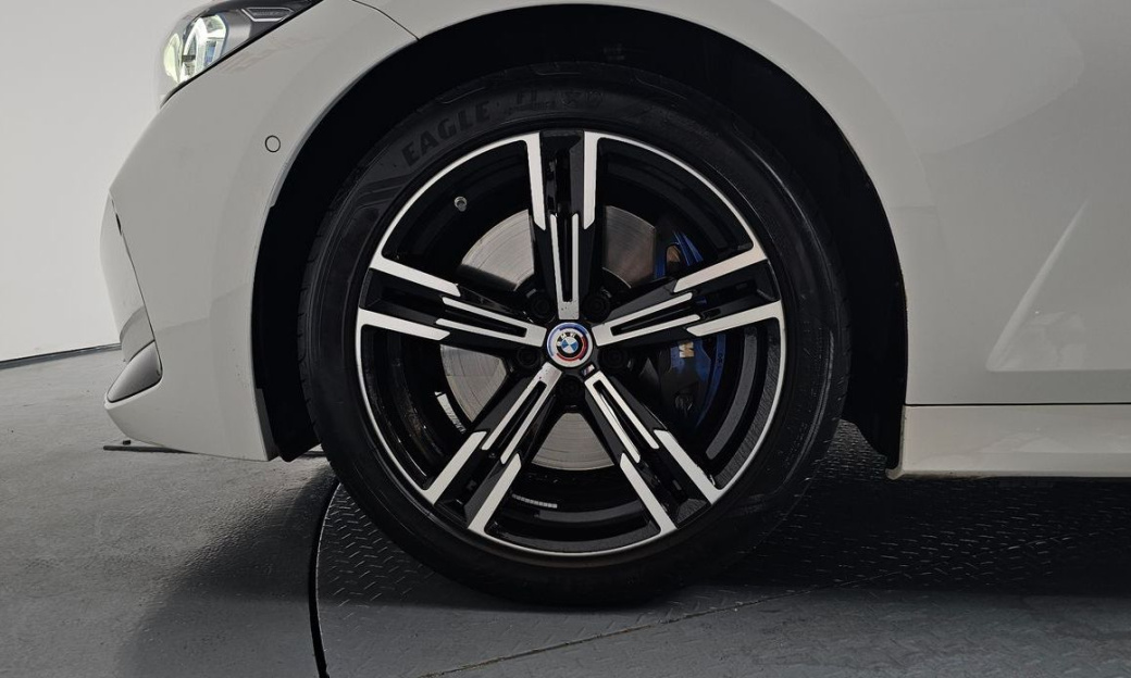 BMW 3-Series 320i M Sport, 2024