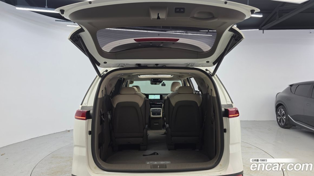 Kia Carnival 9-Seater Noblesse, 2023