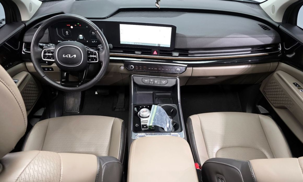 Kia Carnival 7-Seater Gravity, 2024