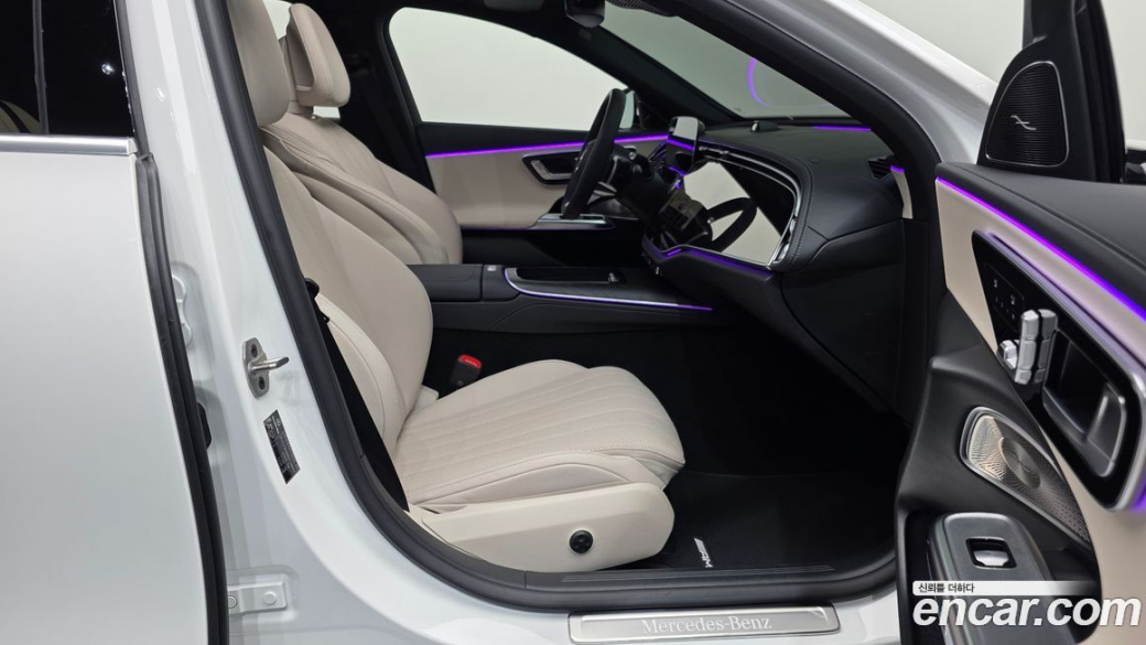 Mercedes-Benz E-Class E300 4MATIC AMG Line, 2025