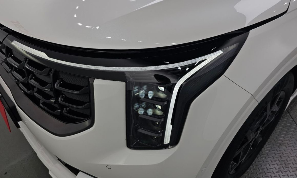 Kia Carnival 7-Seater Gravity, 2025