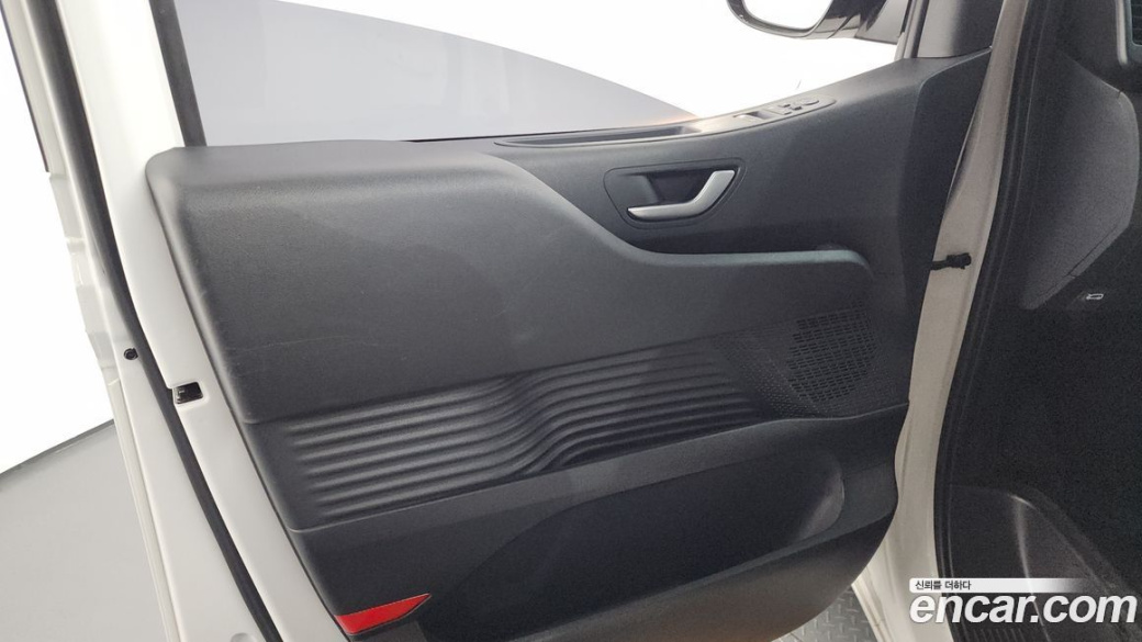 Hyundai Staria Tourer 11-Seater, 2024