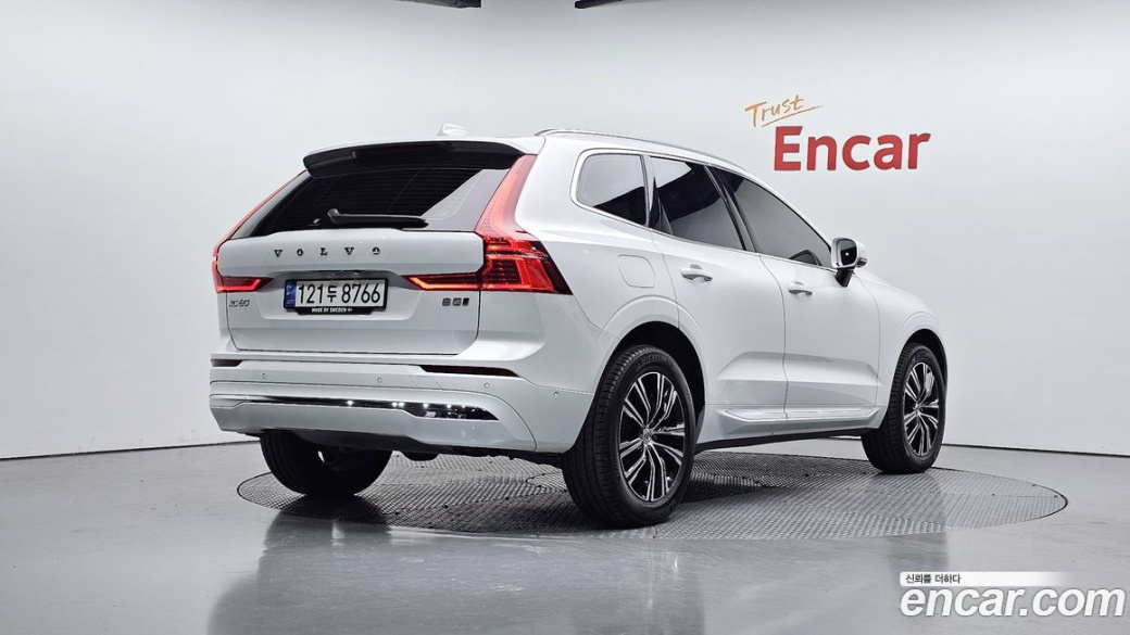 Volvo XC60 B5 Inscription, 2022