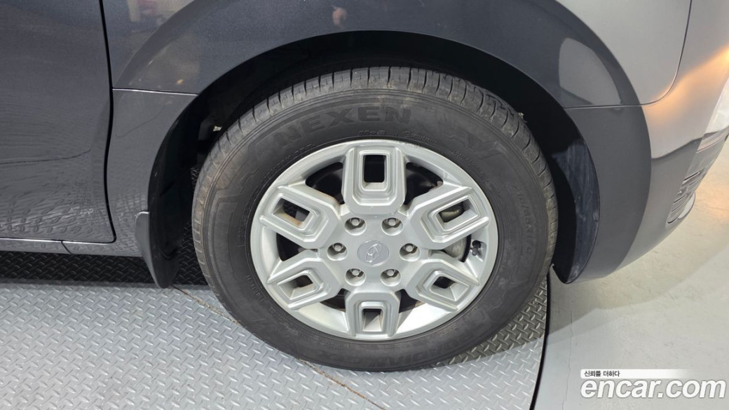 Hyundai Staria 4WD Tourer 9-Seater, 2023