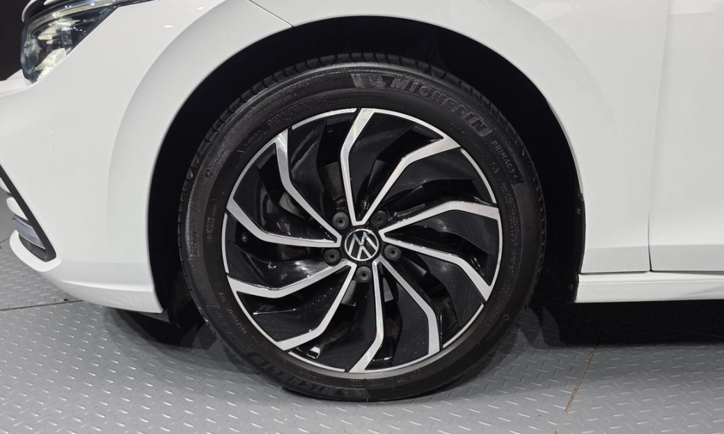 Volkswagen Golf 2.0 TDI Prestige, 2024