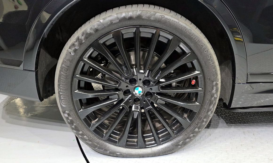 BMW X7 xDrive 40i Design Pure Excellence 7-Seater, 2025