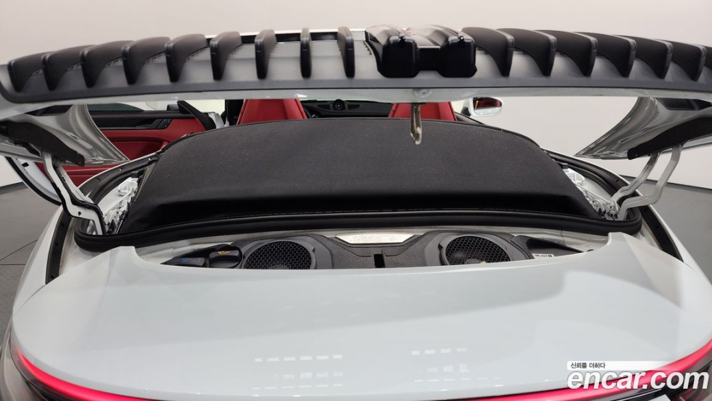 Porsche 911 Carrera GTS Cabriolet, 2022