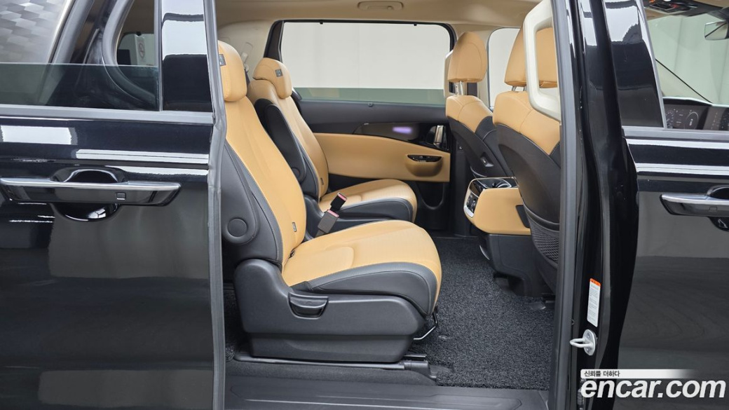 Kia Carnival 9-Seater Signature, 2023