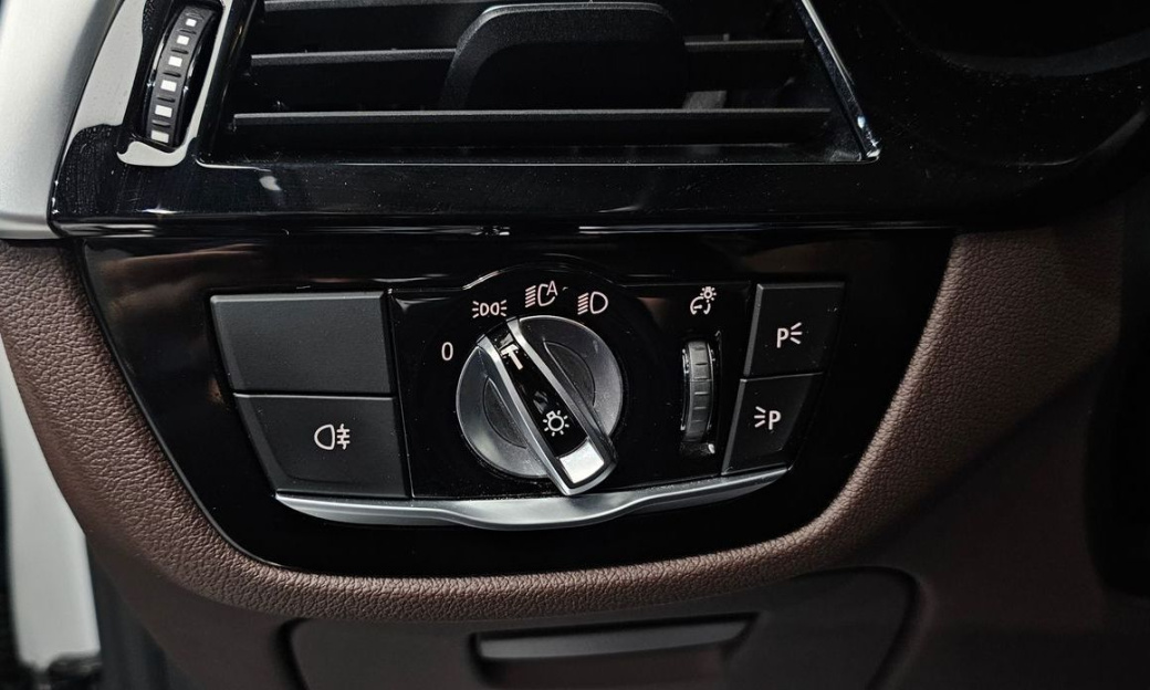 BMW Gran Turismo 630i xDrive Luxury, 2022