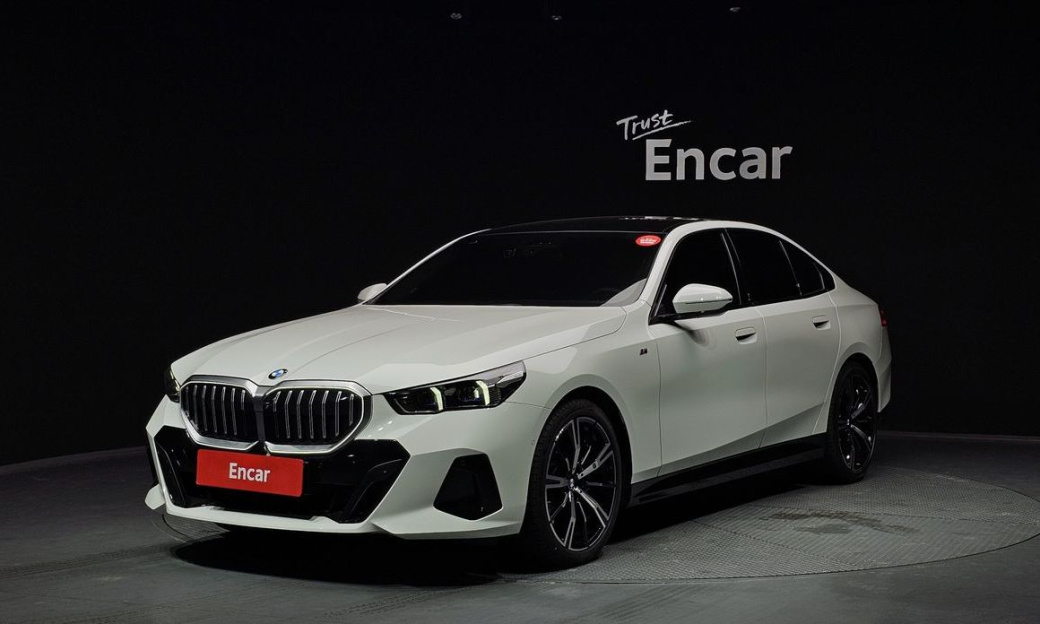 BMW 5-Series 530i xDrive M Sport, 2025