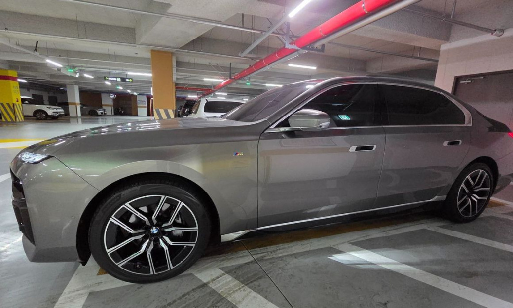 BMW 7-Series 740d xDrive M Sport, 2025