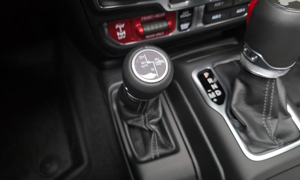 Jeep Wrangler 2.0 Sahara Power Top 4Door, 2025