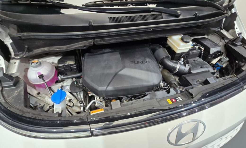 Hyundai Staria Tourer 11-Seater, 2025