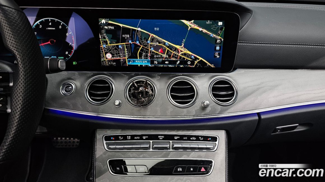 Mercedes-Benz E-Class E350 4MATIC AMG Line, 2022