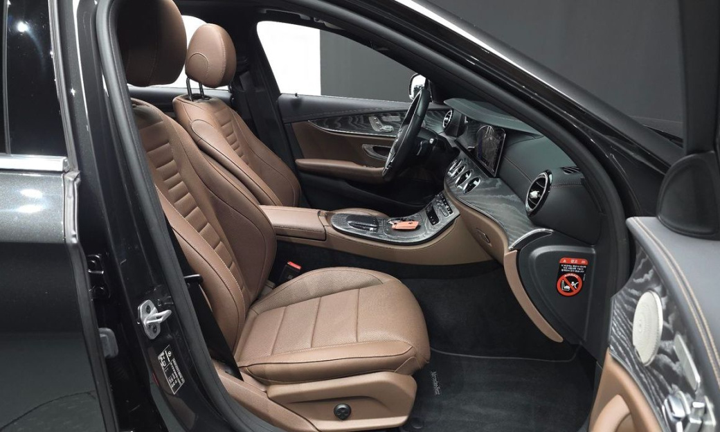 Mercedes-Benz E-Class E350 4MATIC Exclusive, 2023