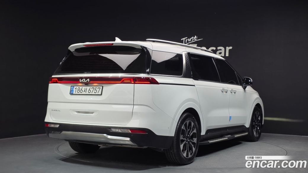 Kia Carnival 9-Seater Signature, 2023