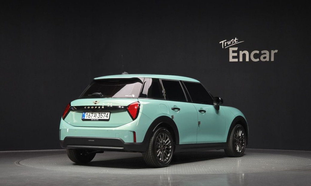 Mini Cooper 5Door Essential, 2025