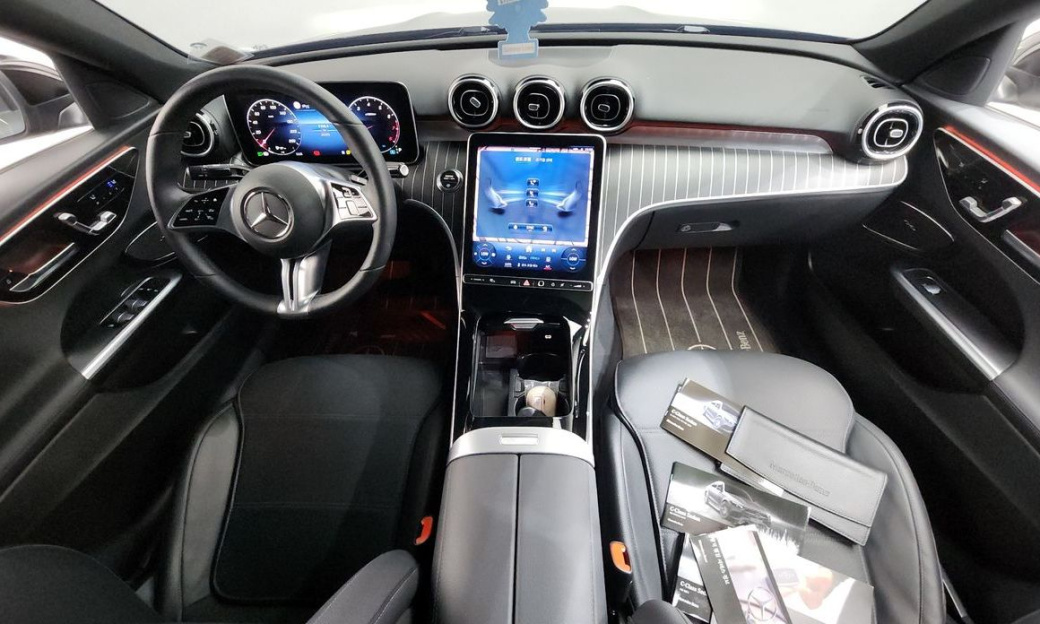 Mercedes-Benz C-Class C300 4MATIC Avantgarde, 2024