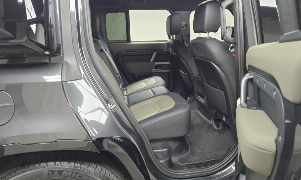 Land Rover Defender 110 P300 X-Dynamic SE, 2022