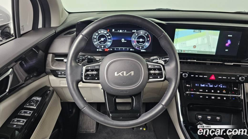 Kia Carnival 7-Seater Signature, 2023