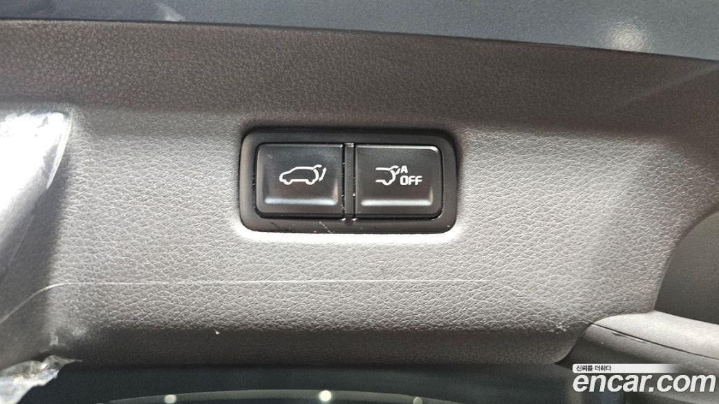 Kia Carnival 9-Seater Signature, 2024