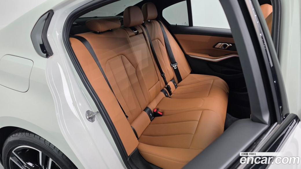 BMW 3-Series 320i M Sport, 2023