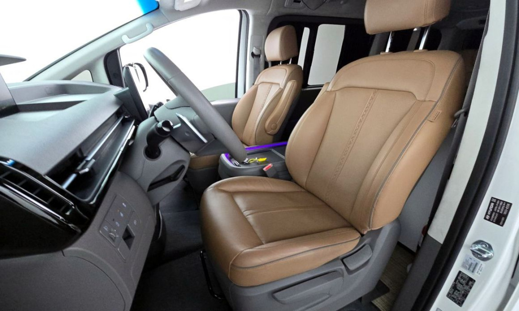 Hyundai Staria 2WD Camping Car, 2024