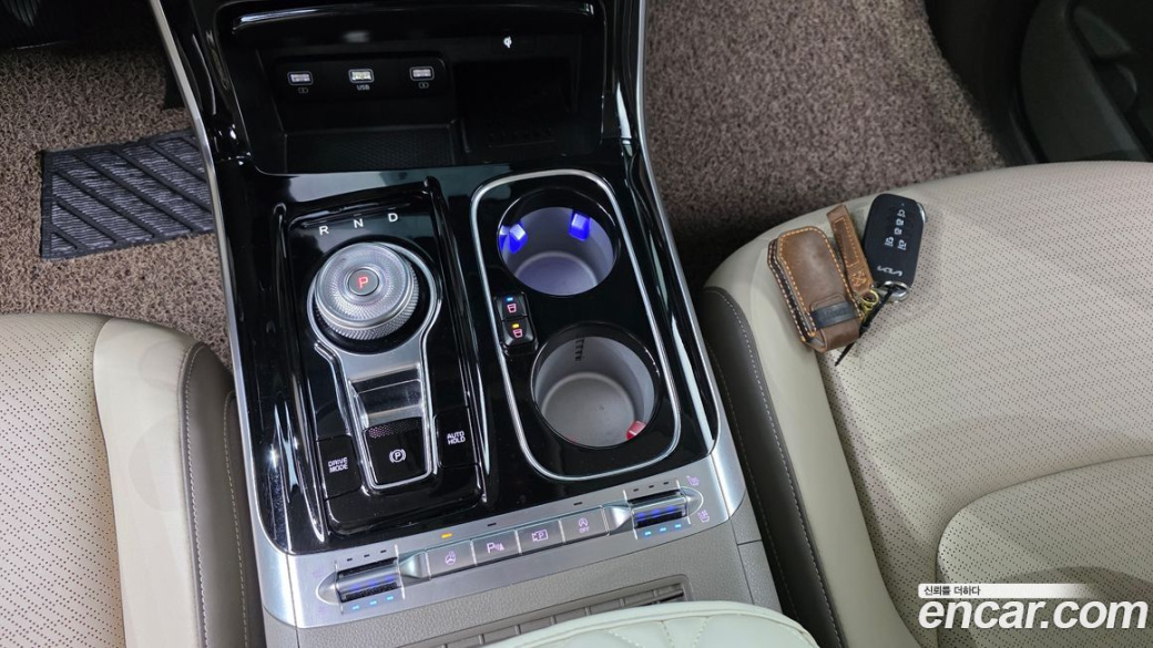 Kia Carnival 9-Seater Hi-Limousine, 2023
