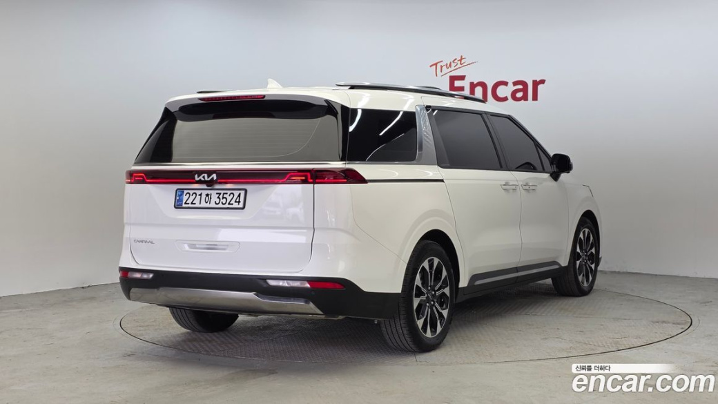 Kia Carnival 9-Seater Signature, 2023