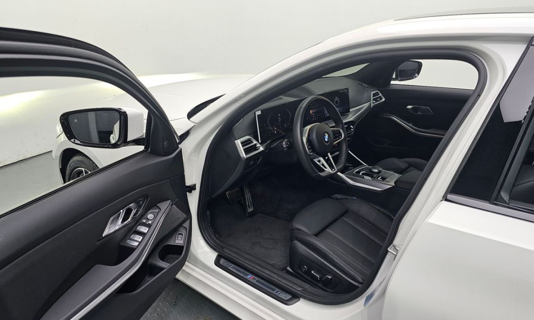 BMW 3-Series 320i M Sport, 2026