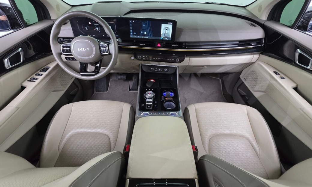 Kia Carnival 9-Seater Hi Limousine, 2025